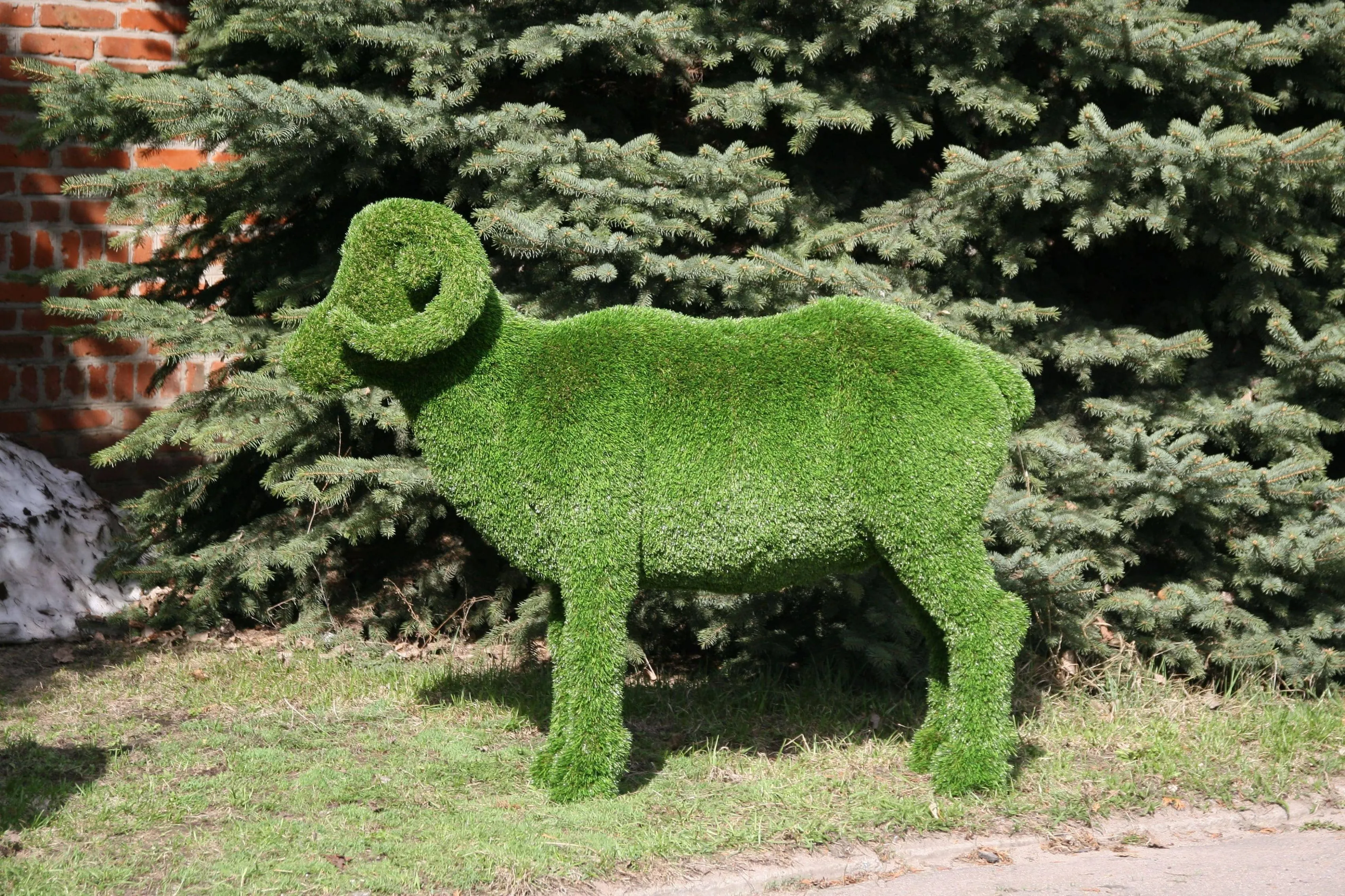Топиарная фигура "Баран"