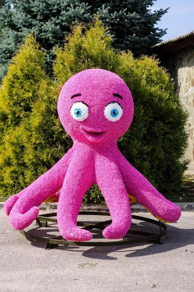 Топиарная фигура Осьминог игровой розовый