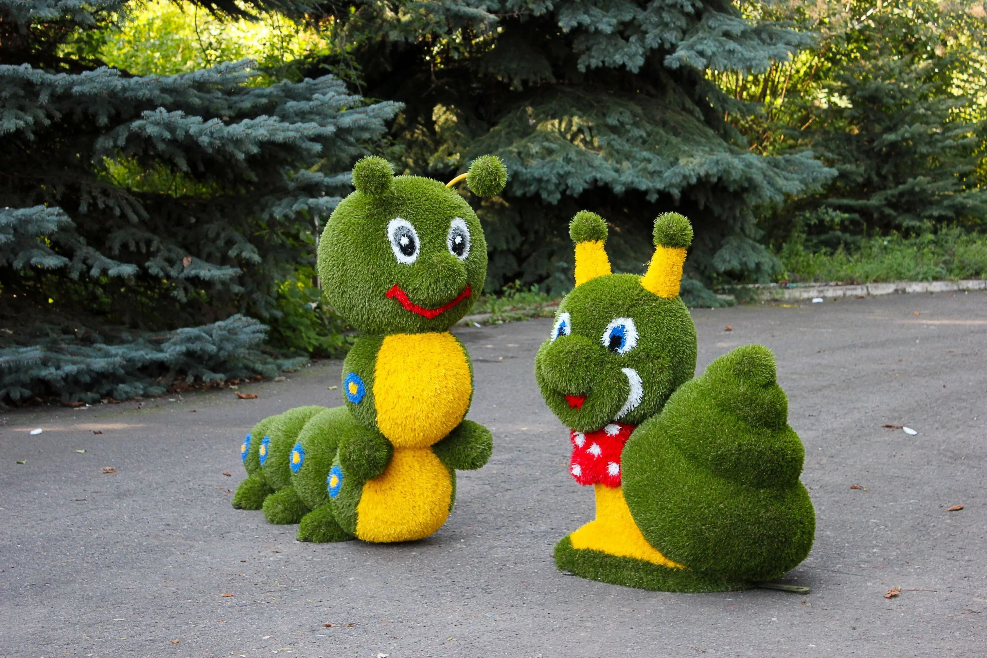 Топиарная фигура "Гусеница и Улитка Веселые друзья"