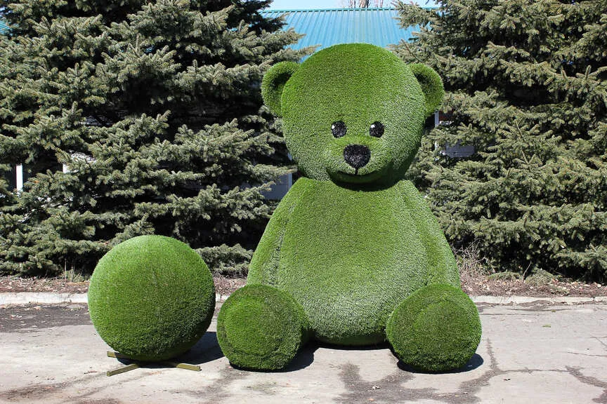 Топиарная фигура Мишка с мячом